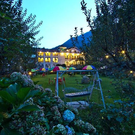The Orchard Greens Manāli Exteriör bild