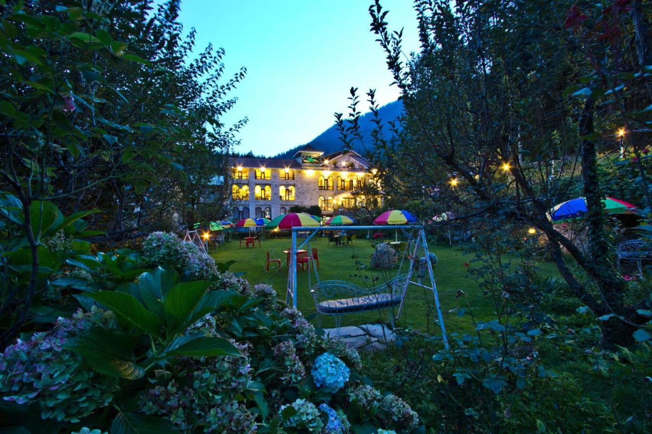The Orchard Greens Manāli Exteriör bild